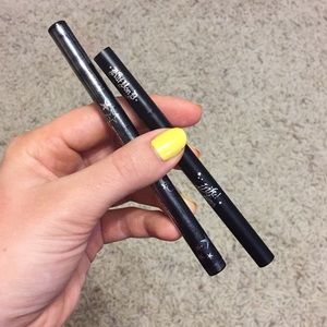 KAT VON D BLACK LIQUID EYE LINER
